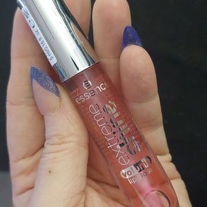 NEW Essence extreme shine lip‎ gloss in summer punch